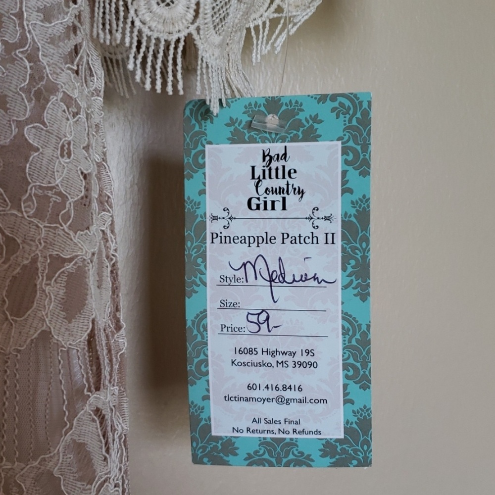 Country Girl Lace Dress - Picture 3 of 8